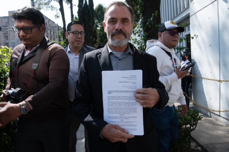 f768x1-215516_215643_15